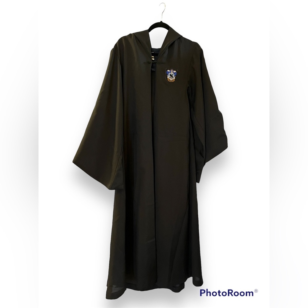 Authentic Universal Studios Ravenclaw Cloak. Size XS with navy insets